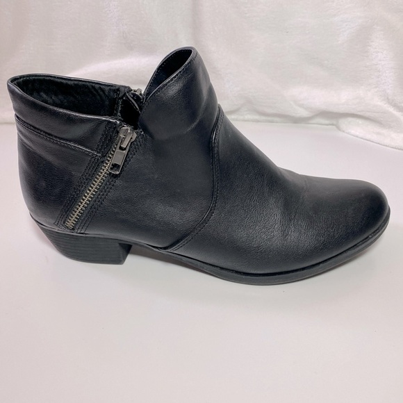 AMERICAN RAG Women's Black Smooth Faux Leather Abby Ankle Booties - Picture 9 of 14